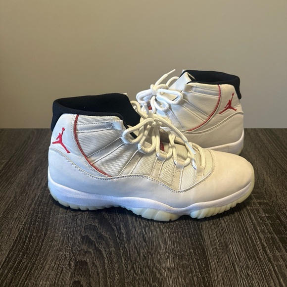 jordan platinum tint 11